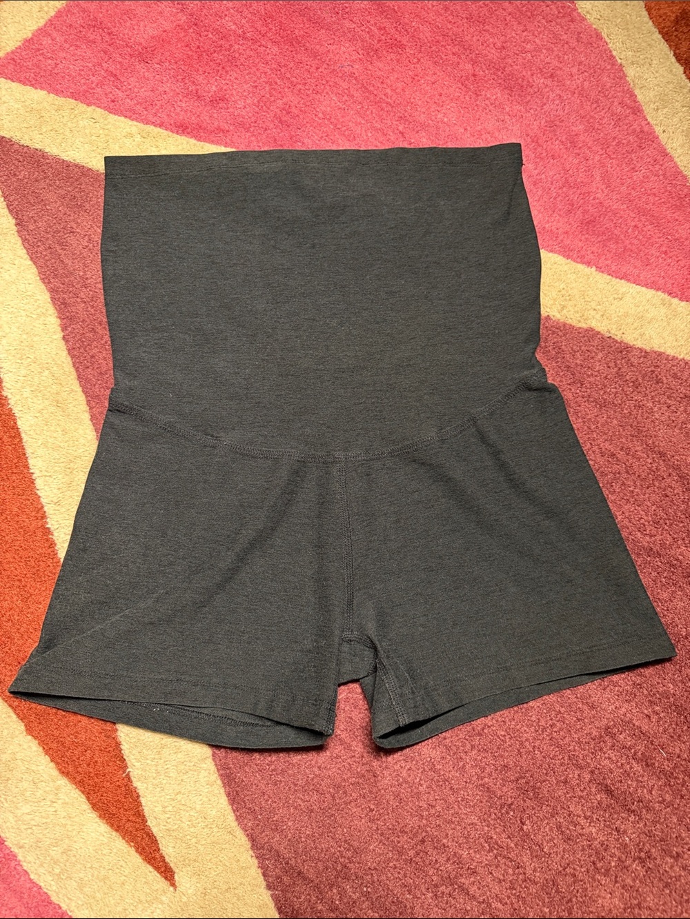 Beyond The Bump Shorts Size M